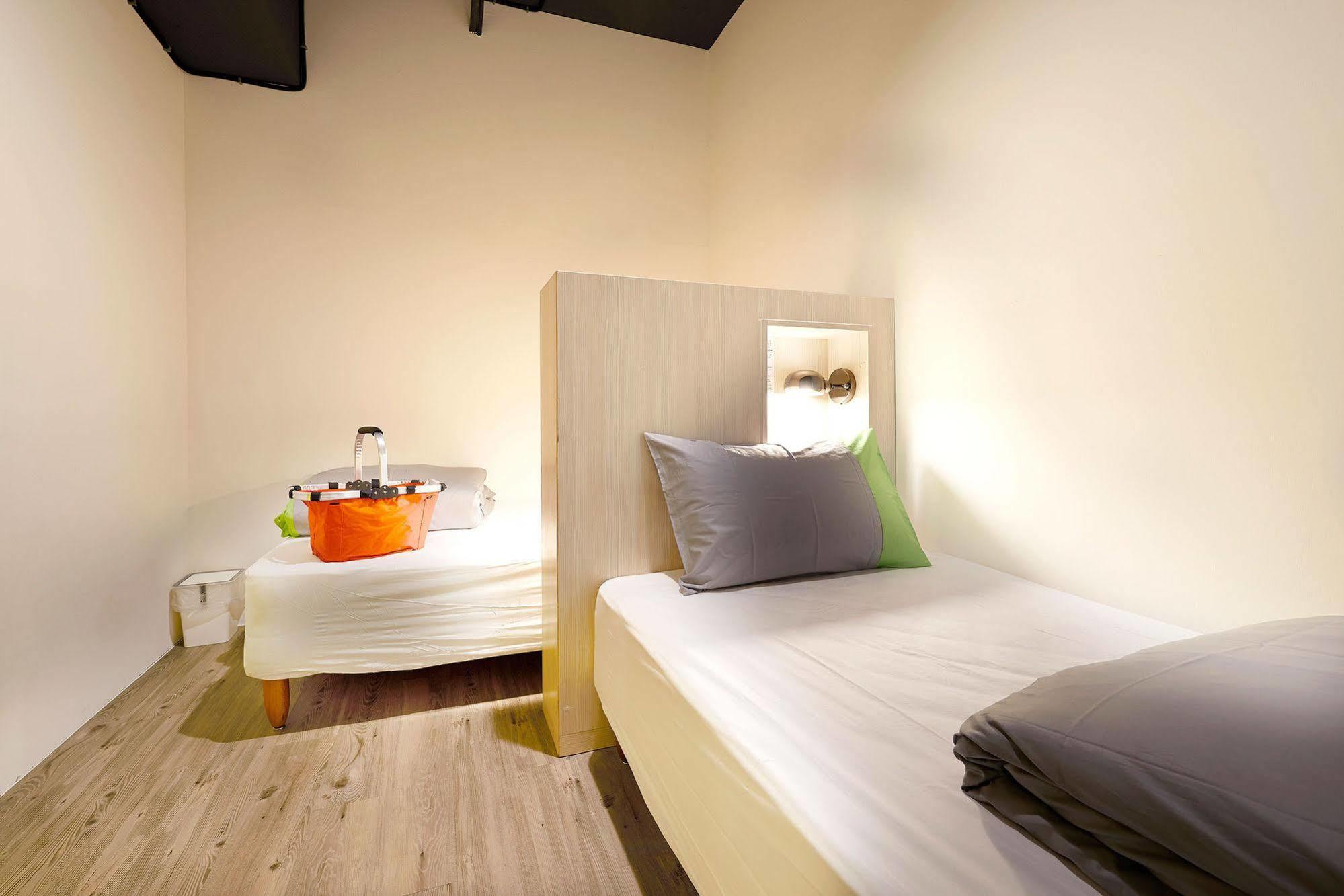 Ease Single Inn Taichung Exterior foto